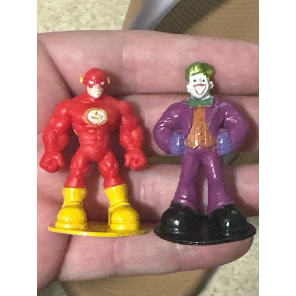 DC Comics Miniature PVC Figures Lot of 7 Superman Flash Joker Penguin Robin 2in